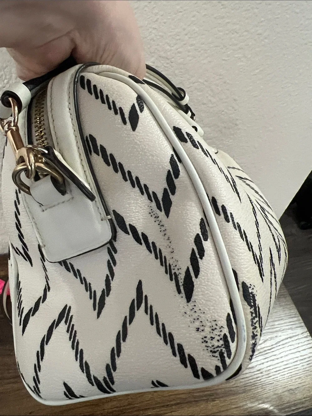 Coach White and Black Chevron Mini Bennett (F49055)